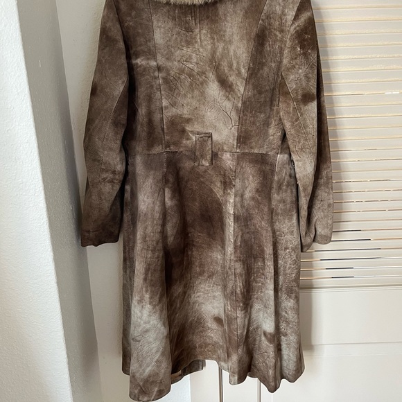 Vintage Beige Fox Fur Collar Suede Leather Coat. - Picture 4 of 4